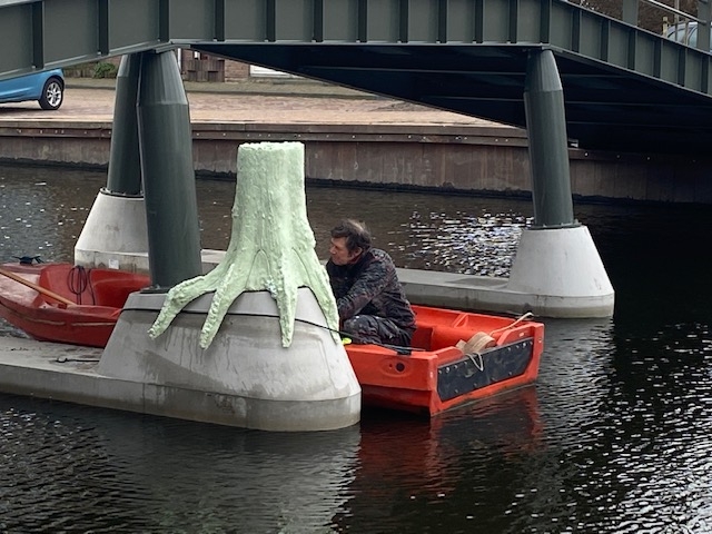 Werkzaamheden voor het kunstwerk aan de brug